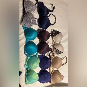 34 C Victoria Secret Push up bra lot